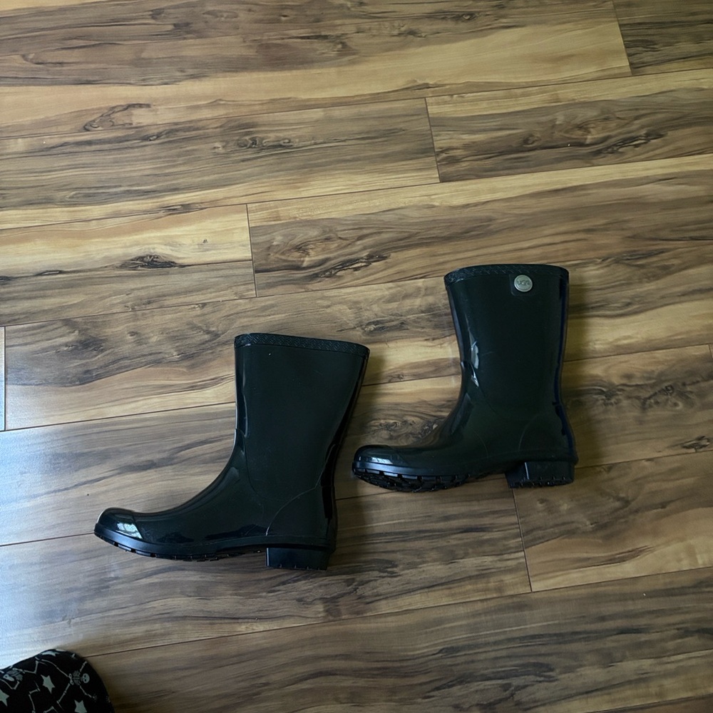 UGG Black Gloss Rain Boots - Picture 7 of 7